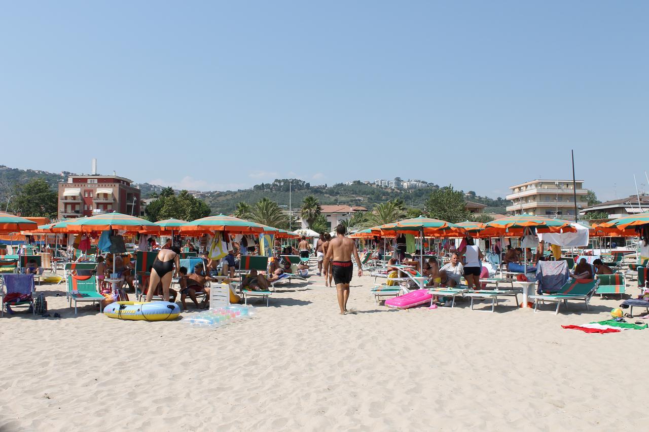 Hotel Lidia Alba Adriatica Eksteriør billede