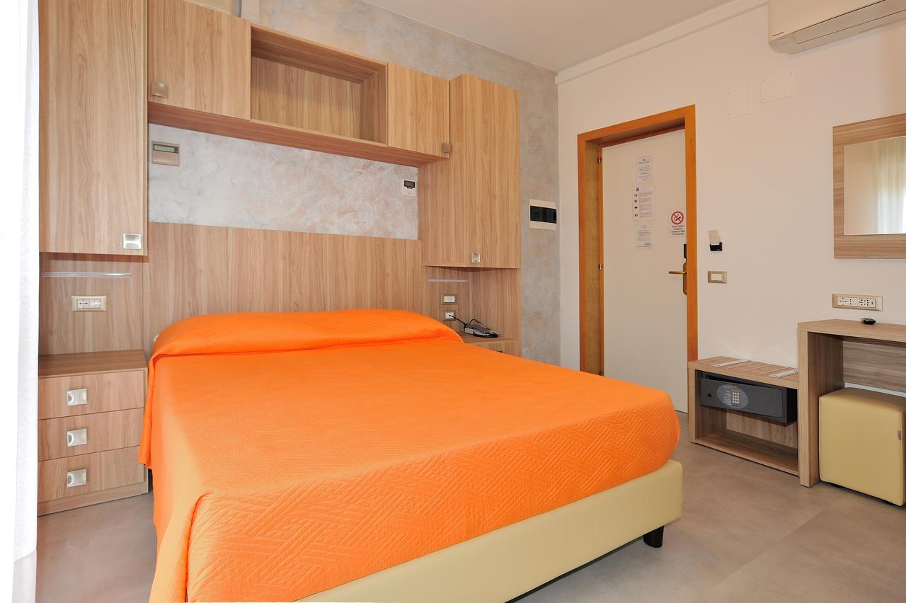Hotel Lidia Alba Adriatica Eksteriør billede