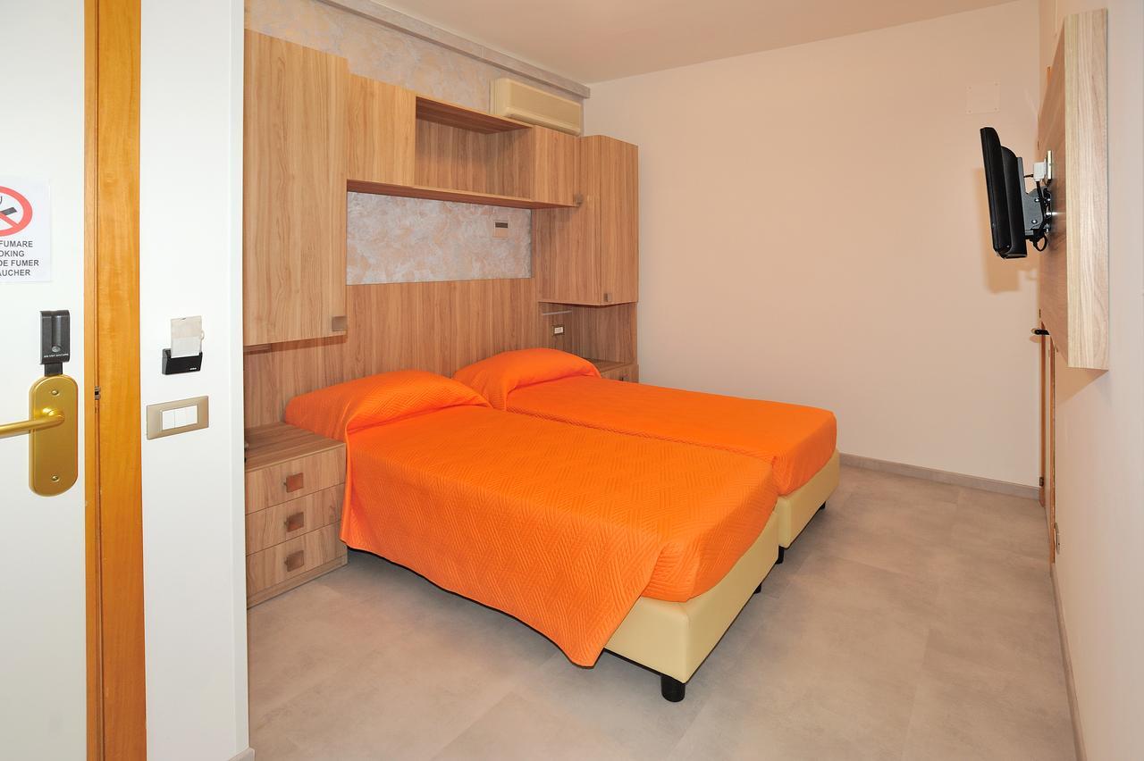 Hotel Lidia Alba Adriatica Eksteriør billede